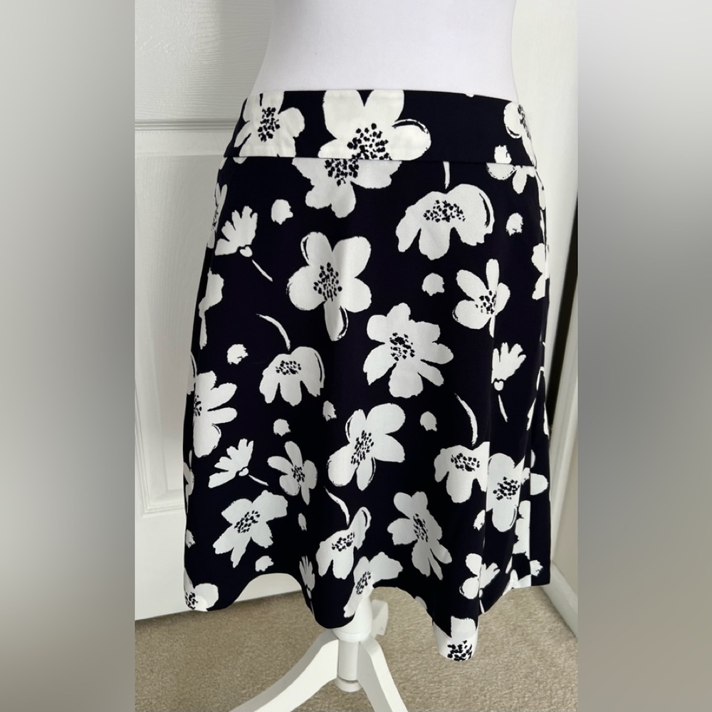 Ann Taylor Petite Floral Skirt - Size 10